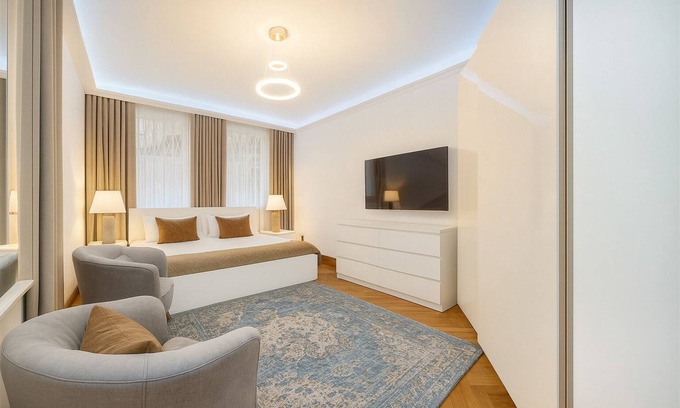 Royal Borough of Kensington and Chelsea Apartamento | Luxury Kensington Apartment - 1 minute walk to High Street Kensington Station!