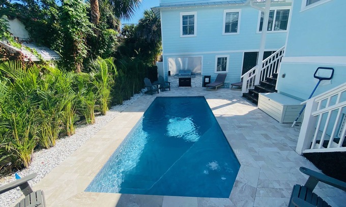 Pass-a-Grille Casa | Luxury Key West Style Home & Guest Home Historic Pass-A-Grille Beach Pool BBQ
