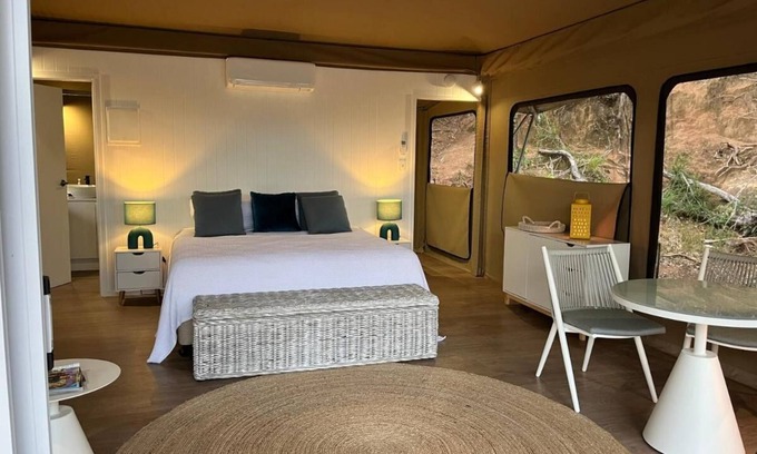 Nelly Bay Complejo | Luxury King Glamping tent 3 Nelly bay