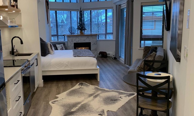 Village North Apartamento | Luxury King Suite in Village North- The Nest
