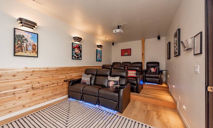 Waterfront Greens Casa | New! Birdies, Boats And Bobbers: Lake Access, Hot Tub, Indoor Pool!