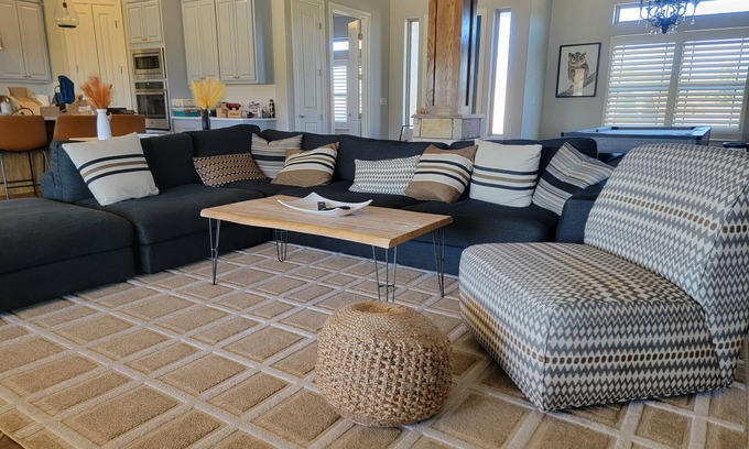 San Angelo Casa | Luxury lake front retreat! Family and pet friendly with fishing access!