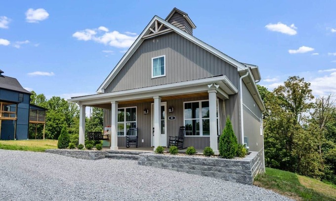 Clarkson Casa | Luxury Lake Getaway | Sleeps 12