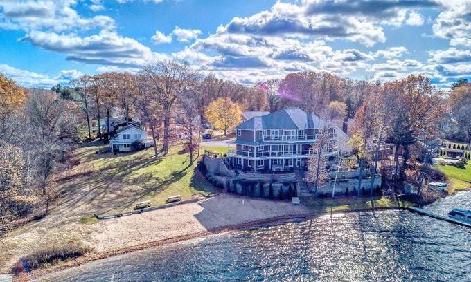 Melrose Casa | Luxury Lake House