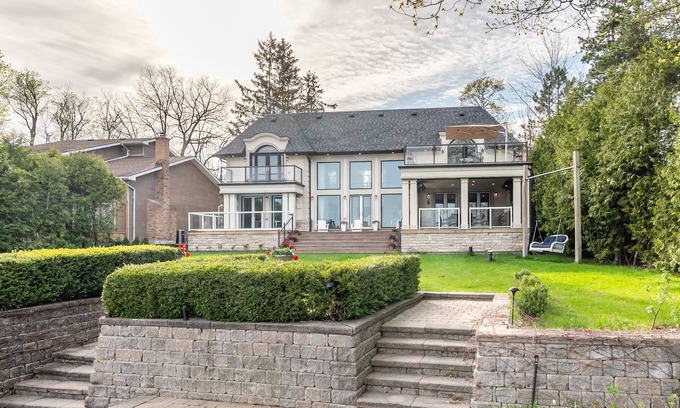 Innisfil Cabaña | Luxury Lake Simcoe Waterfront Cottage