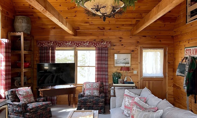 Town of Torrey Cabina | Luxury Lakefront Cabin on Seneca Lake