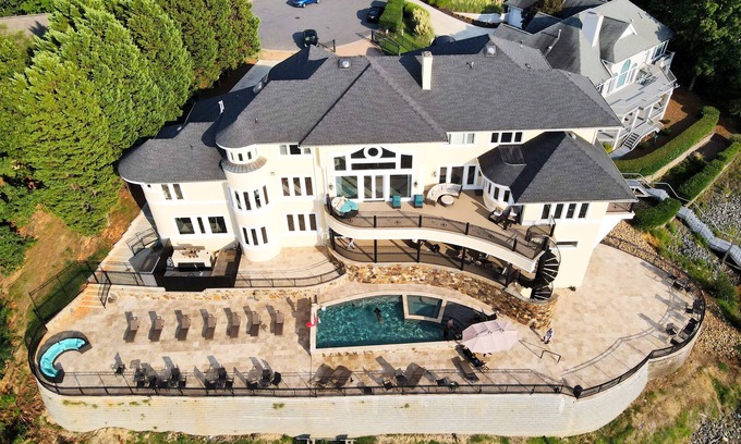 Steele Creek Casa | LUGAR DE LUJO LAKEFRONT