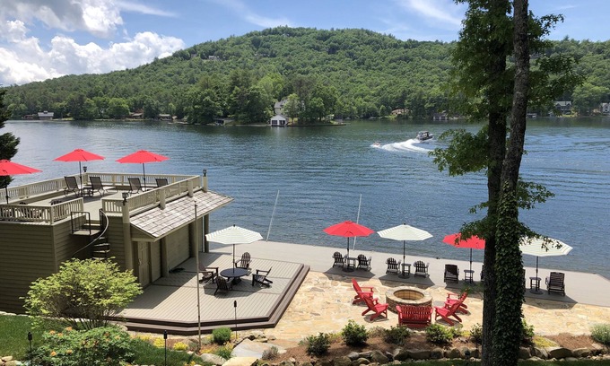 Lake Toxaway Casa | Lujoso Mountain LakeFront Home con juguetes