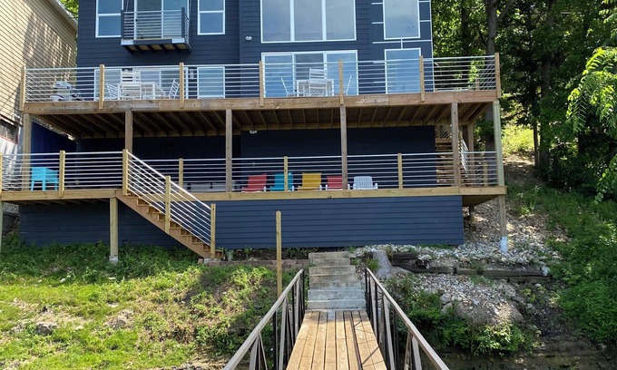 Rocky Mount Casa | Luxury Lakefront home with 42’ dock