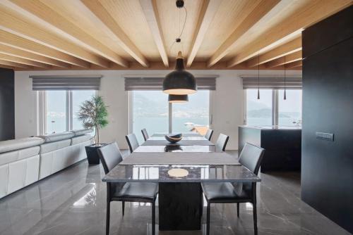 Lezzeno Apartamento | Luxury Lakefront Penthouse