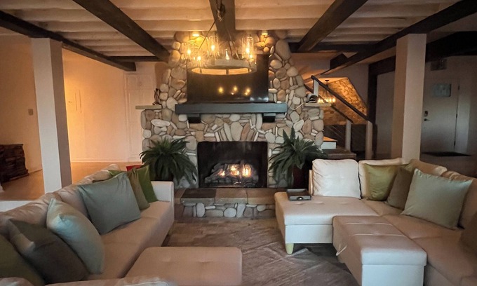 Union Hall Casa | Luxury Lakefront, Pontoon Boat available