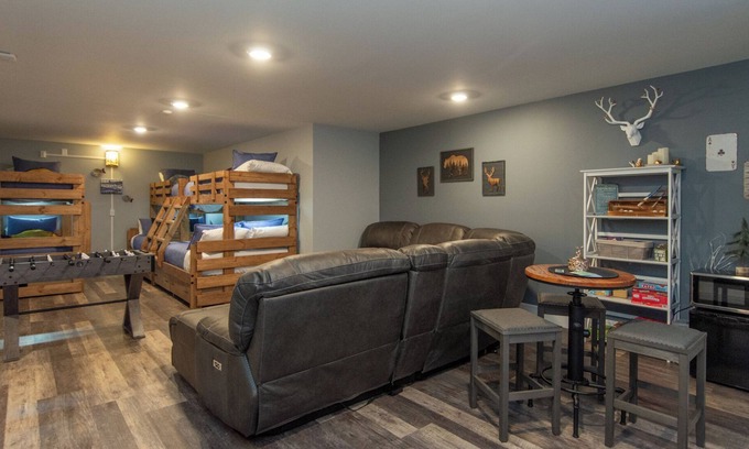 Nisswa Cabina | Luxury Lakefront Retreat:Hot Tub, Game Room, Spectacular Views