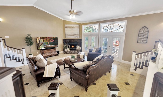 Winter Haven Casa | Luxury lakehouse with private pool, hot tub, & office - close to Legoland