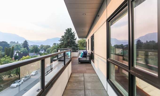 South Central Condominio | Luxury Lakeshore Condo with Rooftop Patio