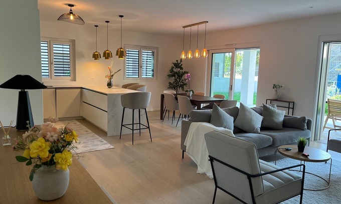 Rolle Apartamento | Luxury lakeside home Geneva Lausanne