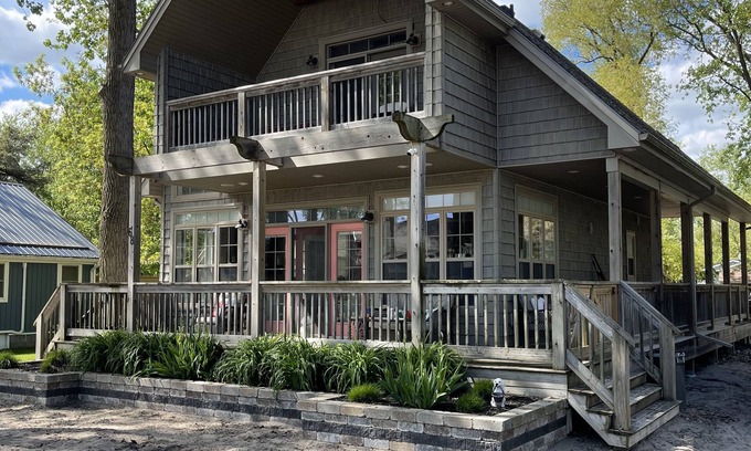 Long Point Cabaña | Luxury lakeside Retreat