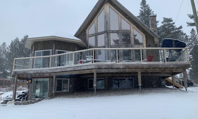 Kearney Cabaña | Luxury Lakeview Dream Cottage with Hot Tub
