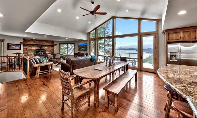 Lincoln Park Casa | Luxury Lakeview Estate-hot tub/pool table/mountain furnishings, Max occupancy 9.