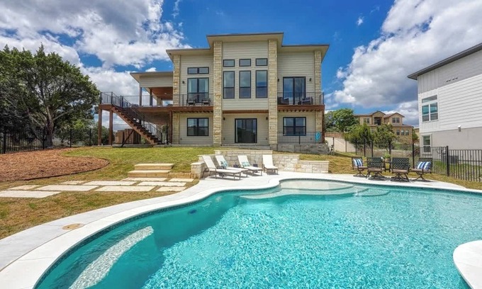Point Venture Casa | Luxury Lakeview Home w/Pool,Beach,Boat,&Gym Access