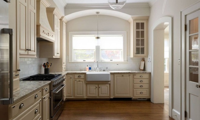 Old Irving Park Casa | Luxury Large Home - Family Home - Big Fenced Yard
