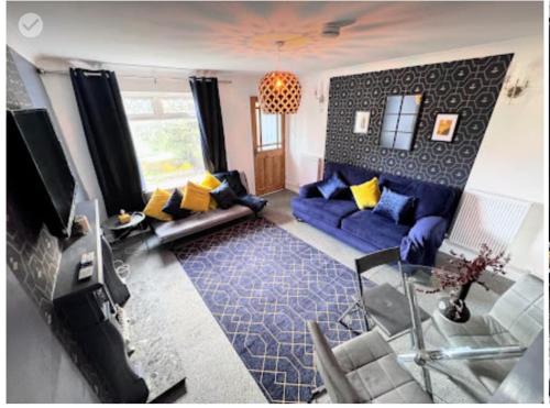 Fordwich Casa | Luxury Living in Canterbury with Hot Tub and Parking