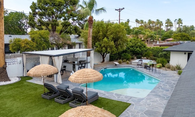 Alhambra Casa | LUXURY & LOCATION Central Corridor Remodeled Ranch on 1/3 acre-BACKYARD RESORT!