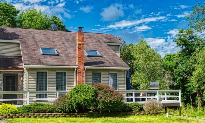 Tunkhannock Township Casa | Luxury Lodge for Family Getaway