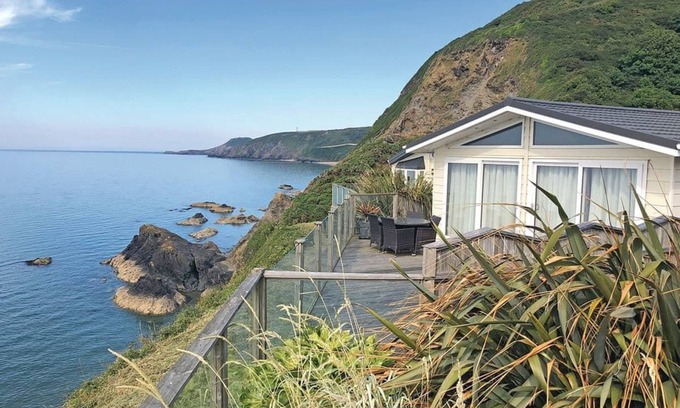 Tan-y-groes Chalet De Esquí | Alojamiento de 3 habitaciones en Tresaith Beach, Cardigan, Ceredigion
