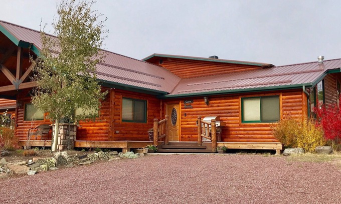 East Glacier Park Condominio | Alojamiento de lujo a minutos del Parque Nacional Glacier.