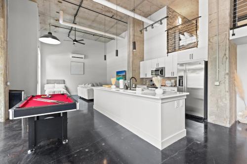 Deep Ellum Apartamento | Luxury Loft-Coastal Vibe