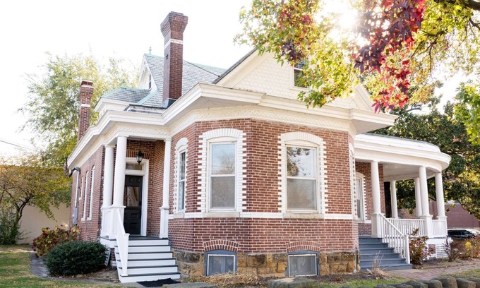 Cape Girardeau Apartamento | Luxury Loft Gallery next to Southeast Missouri State River Campus in Downtown CG