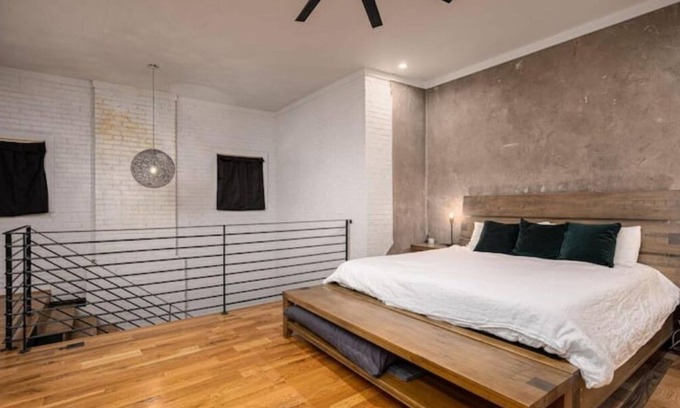 Lincolnton Casa | Luxury Loft Overlooking Downtown