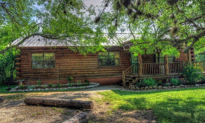 Rio Frio Cabina | CABINA DE REGISTRO DE LUJO EN EL FRIO RÍO