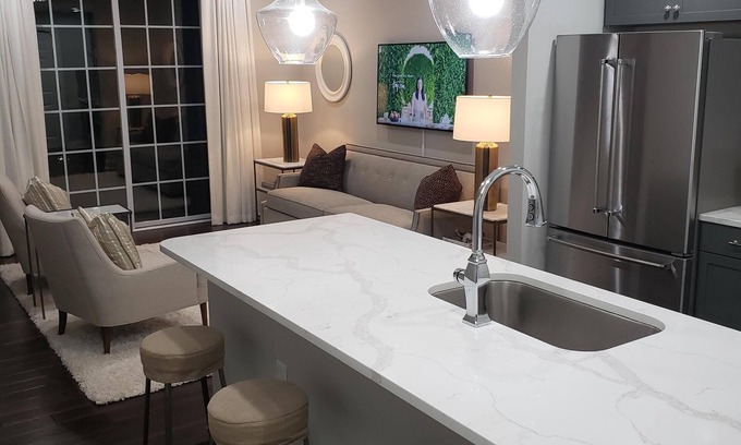 Greenville Downtown Apartamento | LUJO PRINCIPAL ST. CONDOMINIO CON BALCON