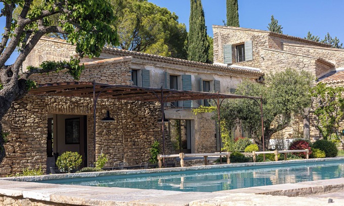 Gordes Casa | Luxury Mas in Gordes with pool & view Charming comfort and privacy