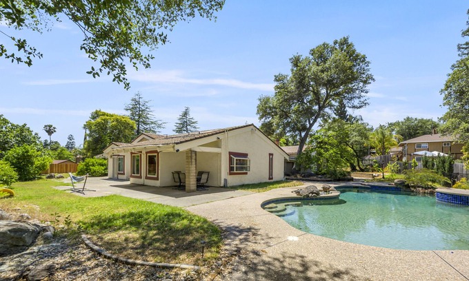 Granite Bay Casa | Luxury Mediterranean style - Large, Safe, Quiet, Family-Friendly