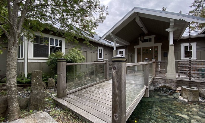 Friday Harbor Casa | Luxury Mitchell Bay Hideaway - Escape to this 4,000 sq ft retreat with Hot Tub!