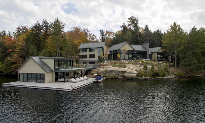 Muskoka Lakes Villa | ¡Construcción moderna de lujo en Central Lake Joe! ¡Pista de tenis!