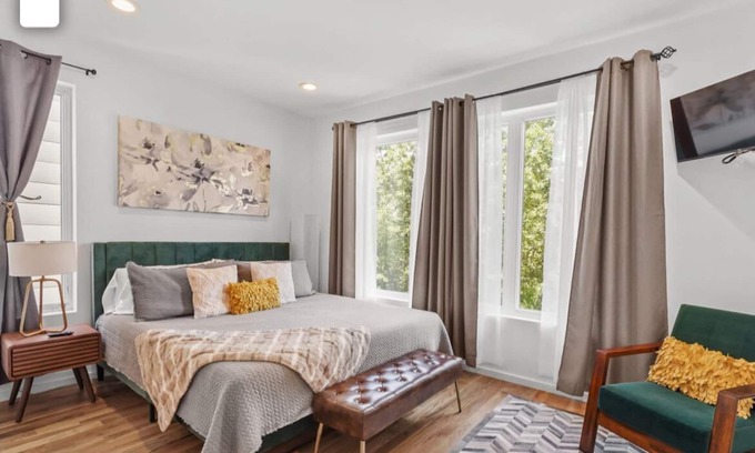 Missionary Ridge Casa | Luxury Modern, Down Town Retreat, Pet Friendly