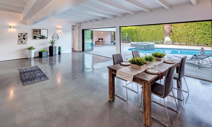 Deepwell Estates Casa | Escape moderno de lujo - 'Casa Esencia'
