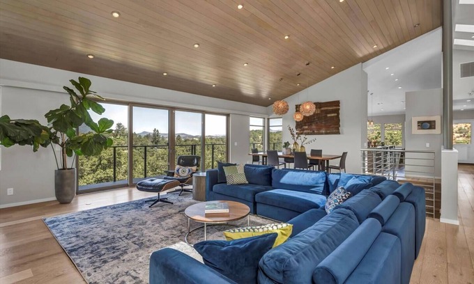 Fetters Hot Springs-Agua Caliente Casa | Luxury Modern Home w/ Views - 3 Acres | 4000 Sq Ft