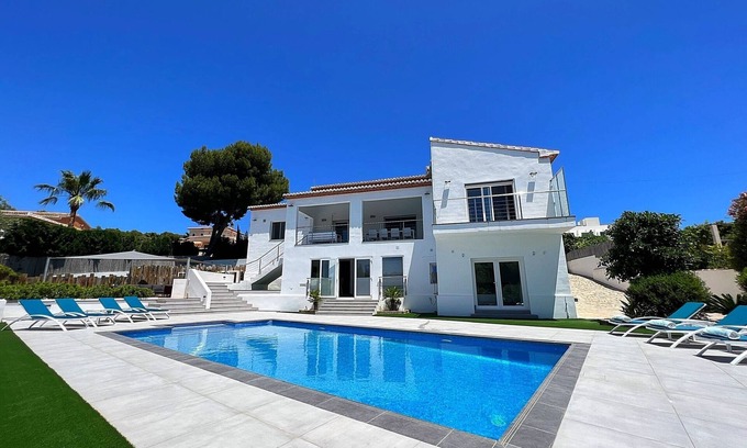 Urbanización La Mandarina Villa | Luxury, Modern Ibiza style & Tranquil Villa close to beaches of Jávea & Moraira