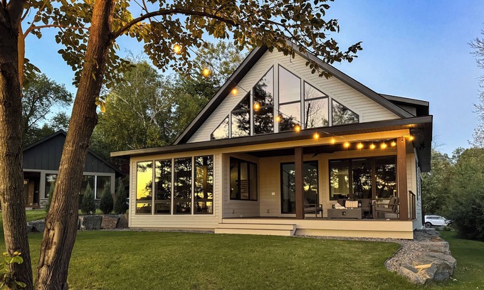 Brainerd Casa | Love Lake Luxury-Modern Retreat in Brainerd- Sleeps 10