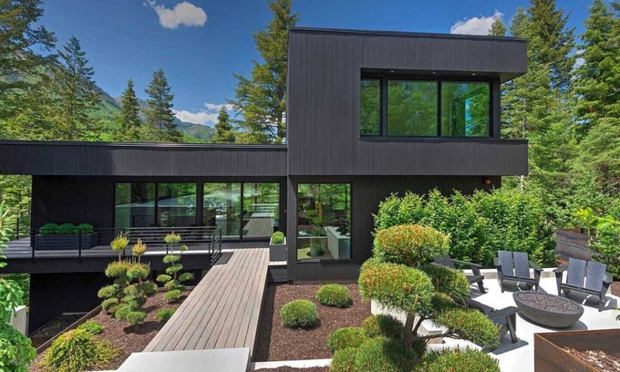 Sundance Casa | Modern 4 Bedroom Luxury Mountain Home Nestle Above Sundance Resort