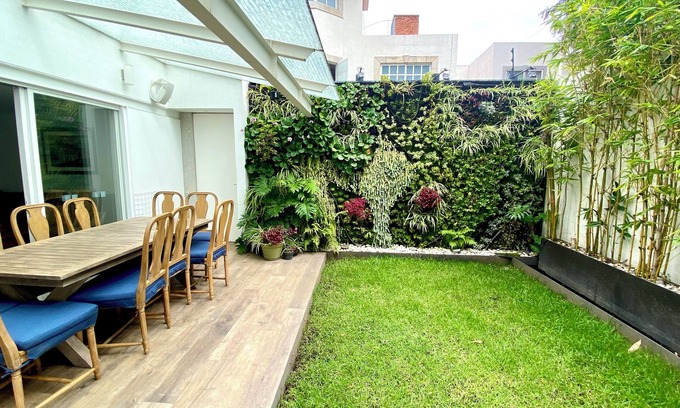 Guadalupe Inn Casa | Casa moderna de Lujo: Para familias, con jardín en exclusiva y segura comunidad.