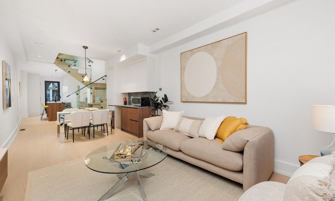 Bickford Park Casa | Luxury Modern Stay in Downtown Toronto! Brand New Executive House