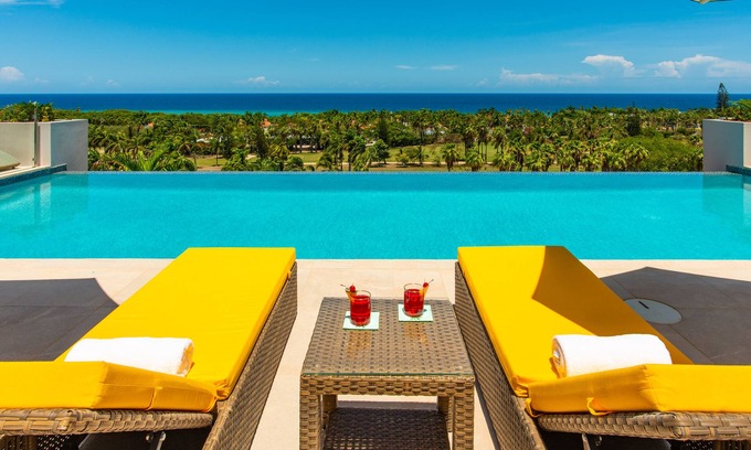 Montego Bay Villa | NUEVA VILLA DE LUJO, 180 VISTAS, PISCINA, RESORT / MEMBRESÍA DEL GOLF INCLUIDO, CHEF, PERSONAL