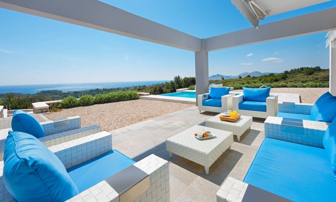 Kalithies Villa | ¡Villa de lujo moderna con vistas al mar a solo 7 minutos en coche del centro de Faliraki!