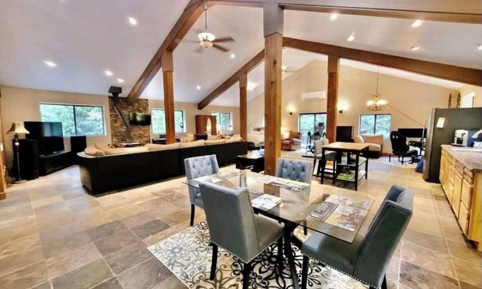 Cedar Ridge Apartamento | Luxury Mountain Loft- 1700 sqft only 4mi downtown Grass Valley and Nevada City