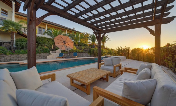 Rescue Apartamento | Luxury Mountain Private Suite - Serene Stay Near Town